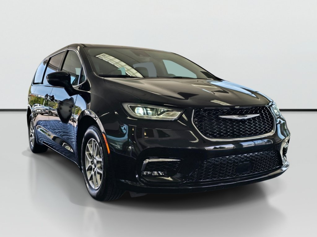 Used 2025 Chrysler Pacifica Select FWD image 7