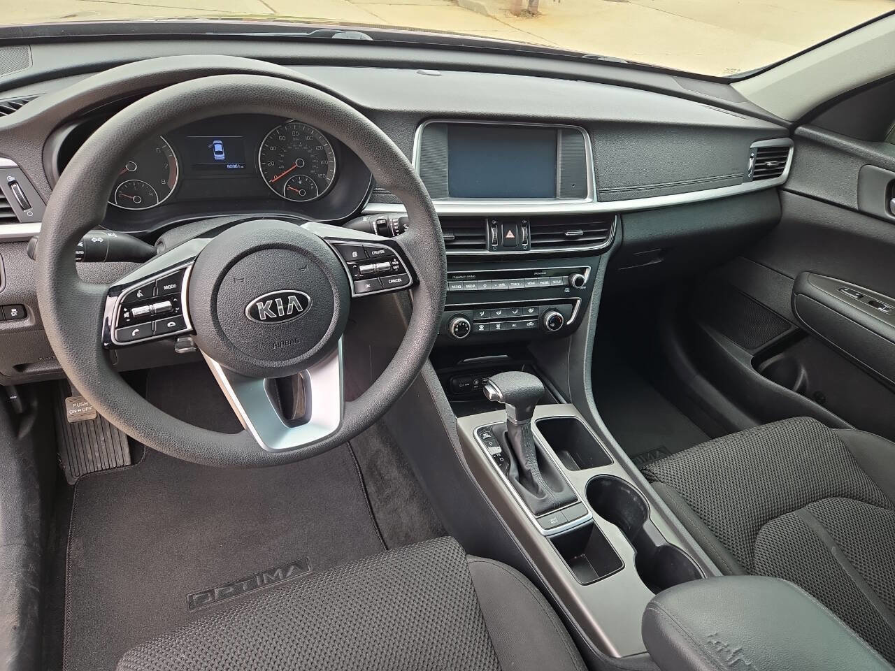 Used 2020 Kia Optima LX image 28