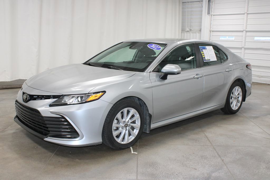 Used 2022 Toyota Camry LE FWD image 4