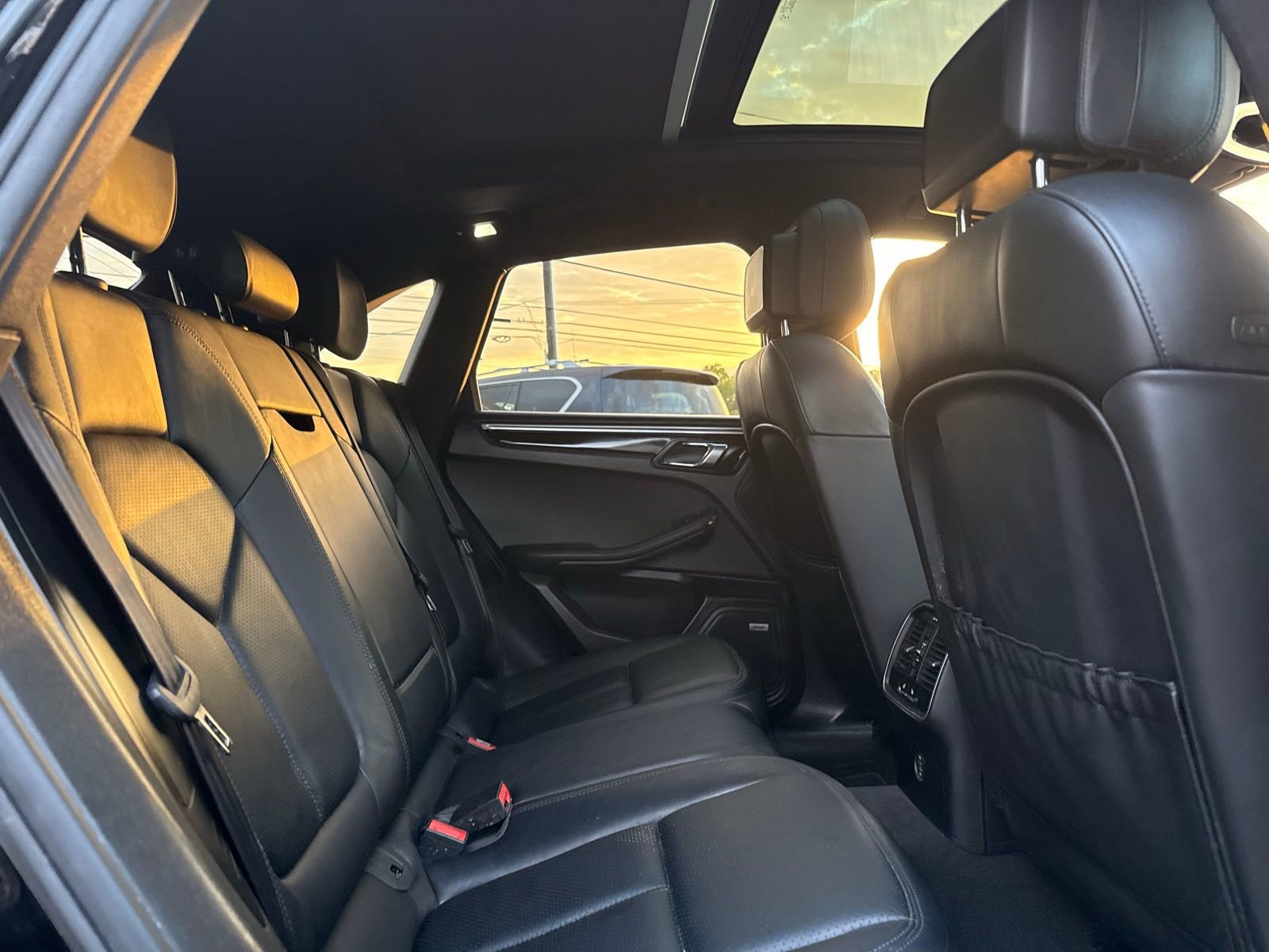 Used 2017 Porsche Macan S image 27