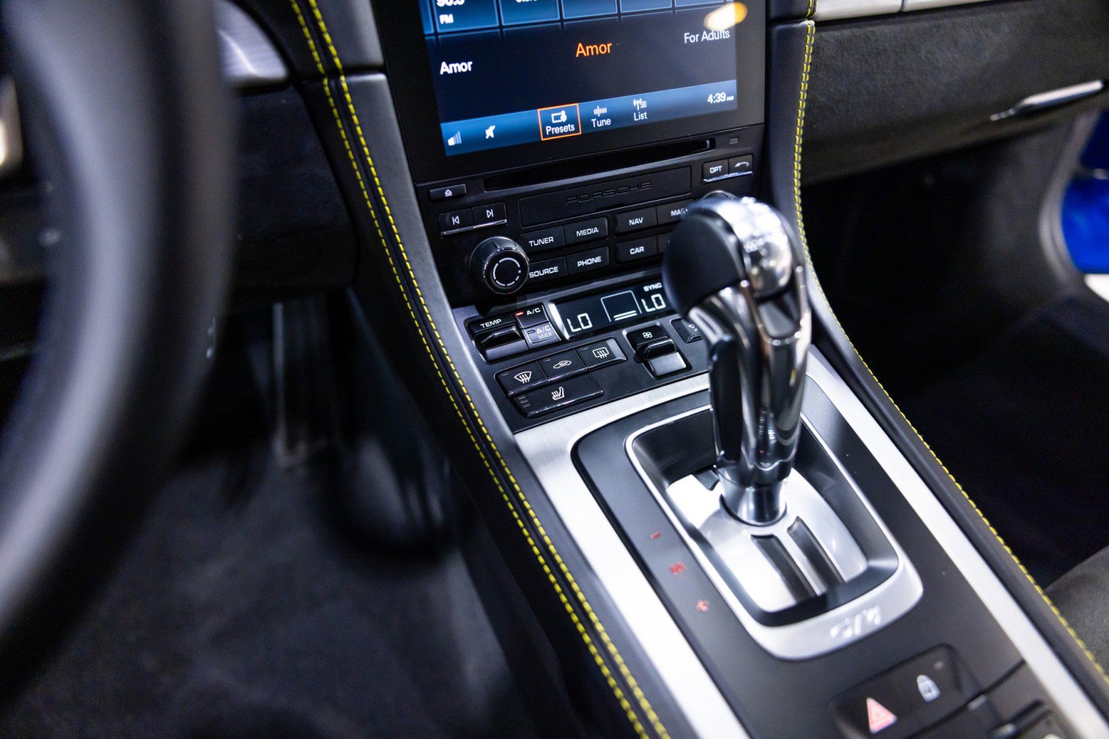 Used 2022 Porsche 718 Cayman GT4 RWD image 41