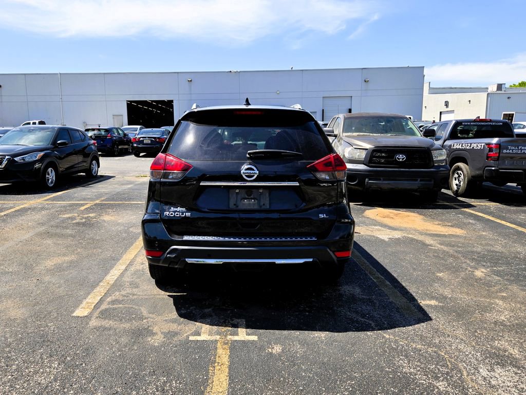 Used 2019 Nissan Rogue SL w/ Premium Package FWD image 4