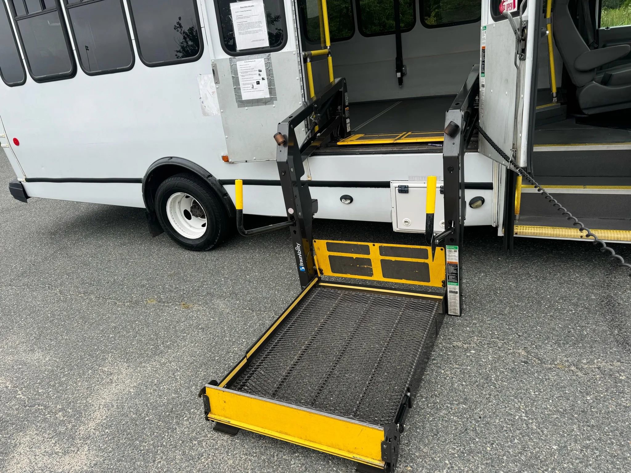 Used 2015 Ford E-450 and Econoline 450 Super Duty w/ Shuttle Bus Prep Package RWD image 26