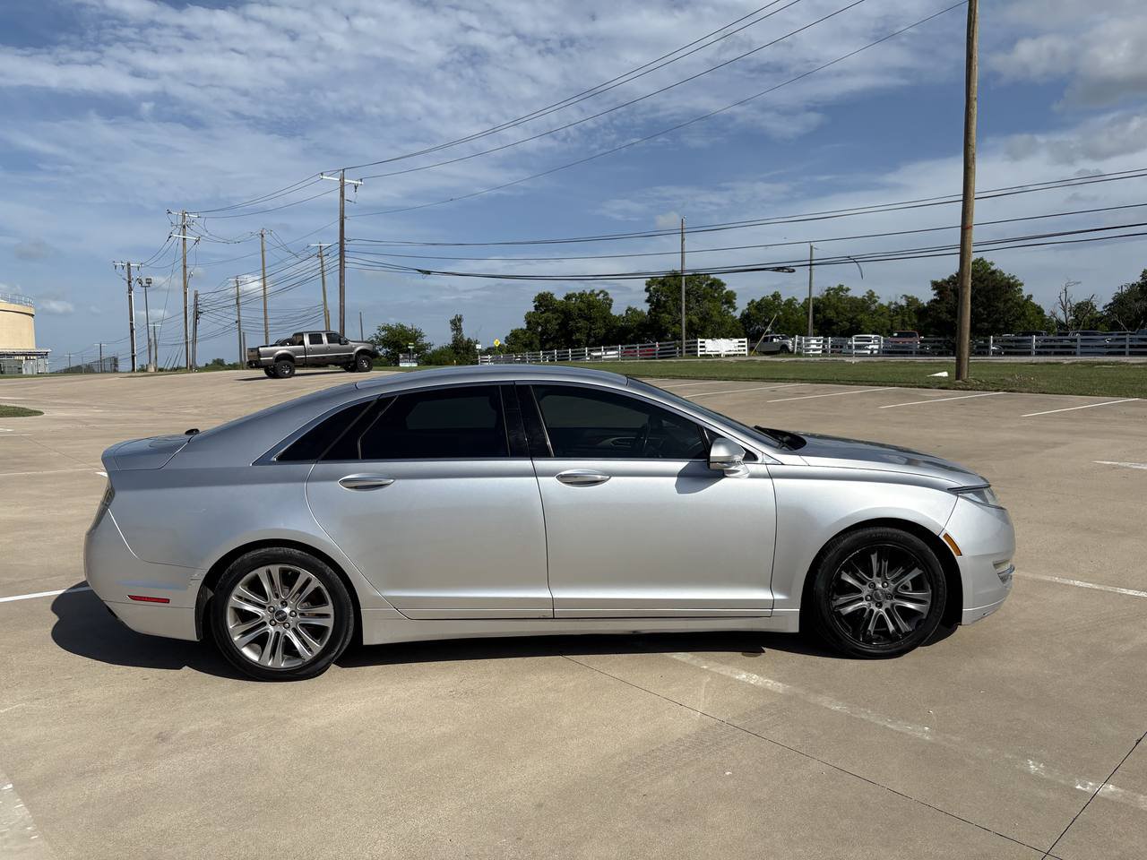 Used 2013 Lincoln MKZ FWD image 5