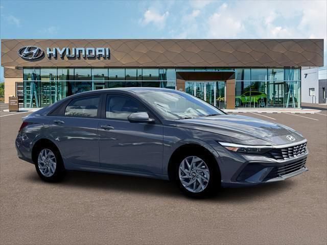 New 2026 Hyundai Elantra Hybrid FWD image 10
