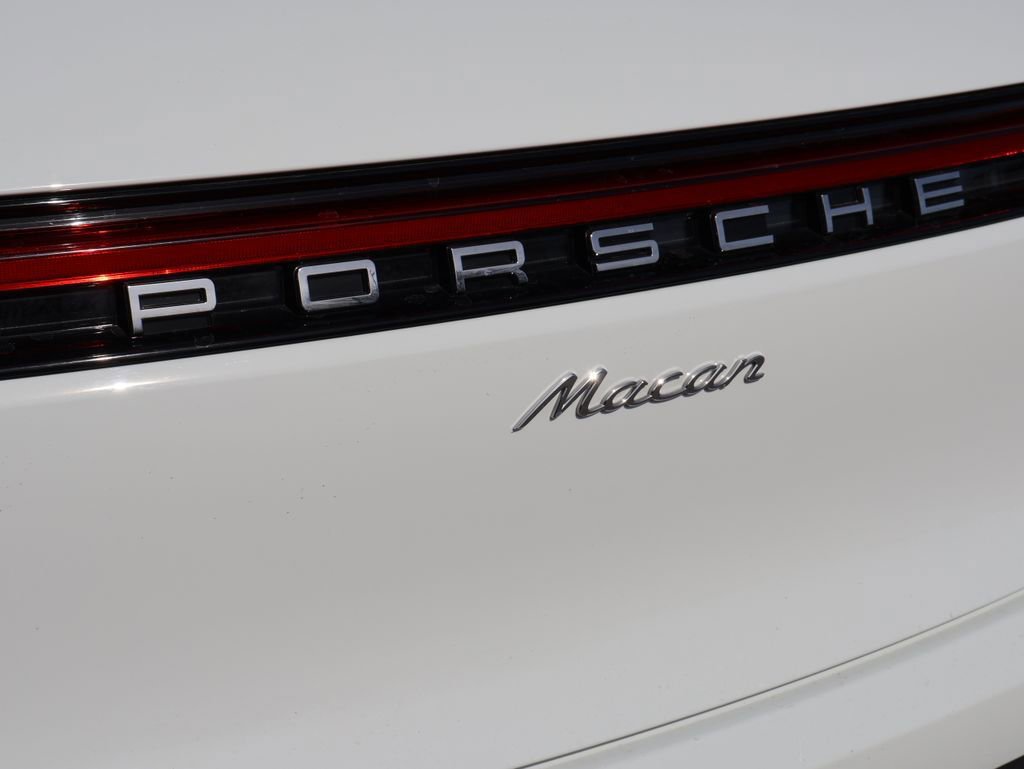Used 2025 Porsche Macan image 6