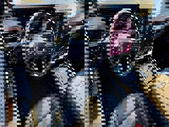 Used 2025 GMC Yukon XL Denali image 26