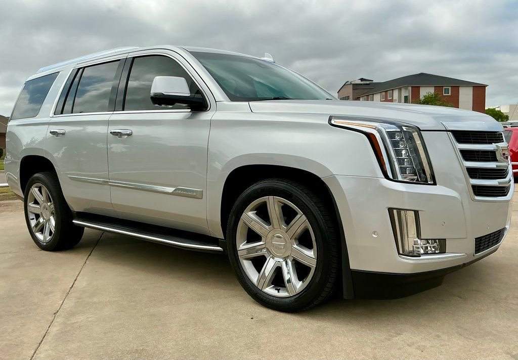 Used 2019 Cadillac Escalade Luxury AWD/4WD image 6