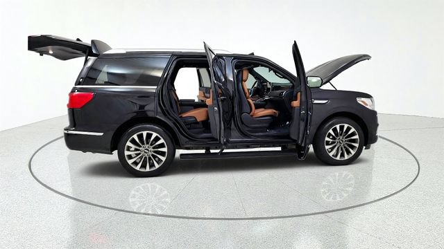 Used 2021 Lincoln Navigator Reserve AWD/4WD image 19
