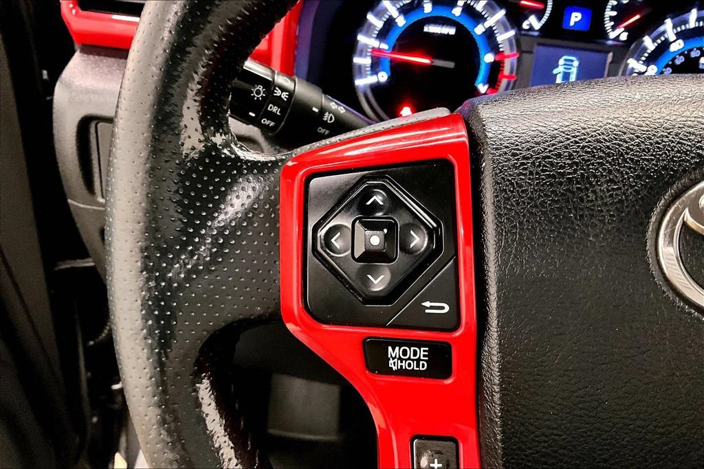 Used 2018 Toyota 4Runner TRD Off-Road AWD/4WD image 11