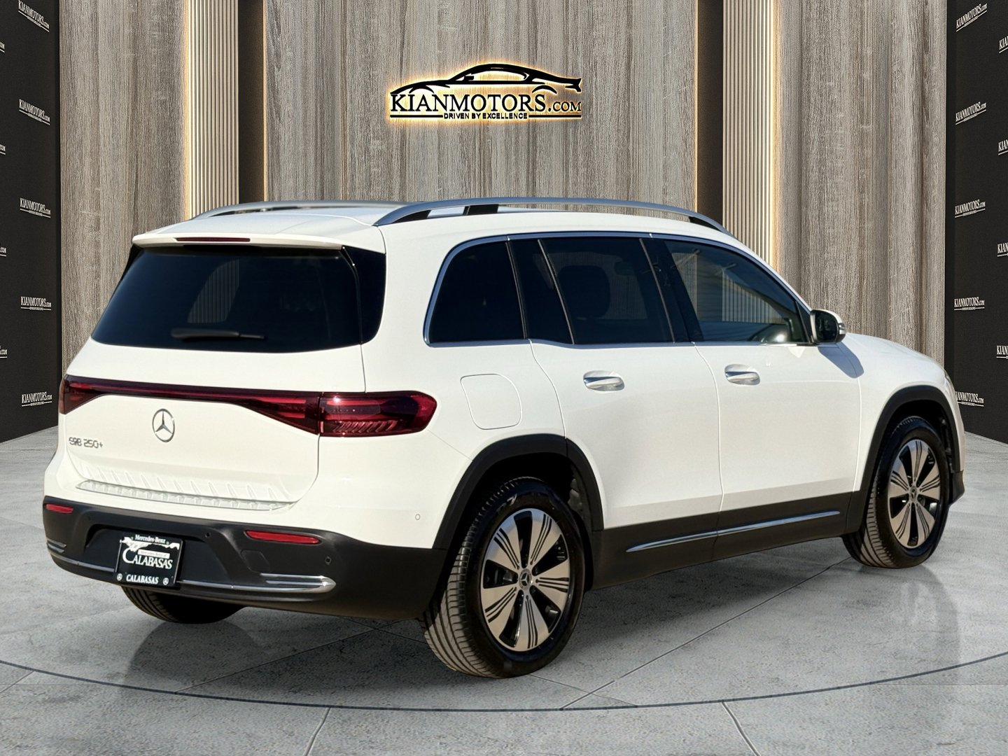 Used 2025 Mercedes-Benz EQB 250+ image 7