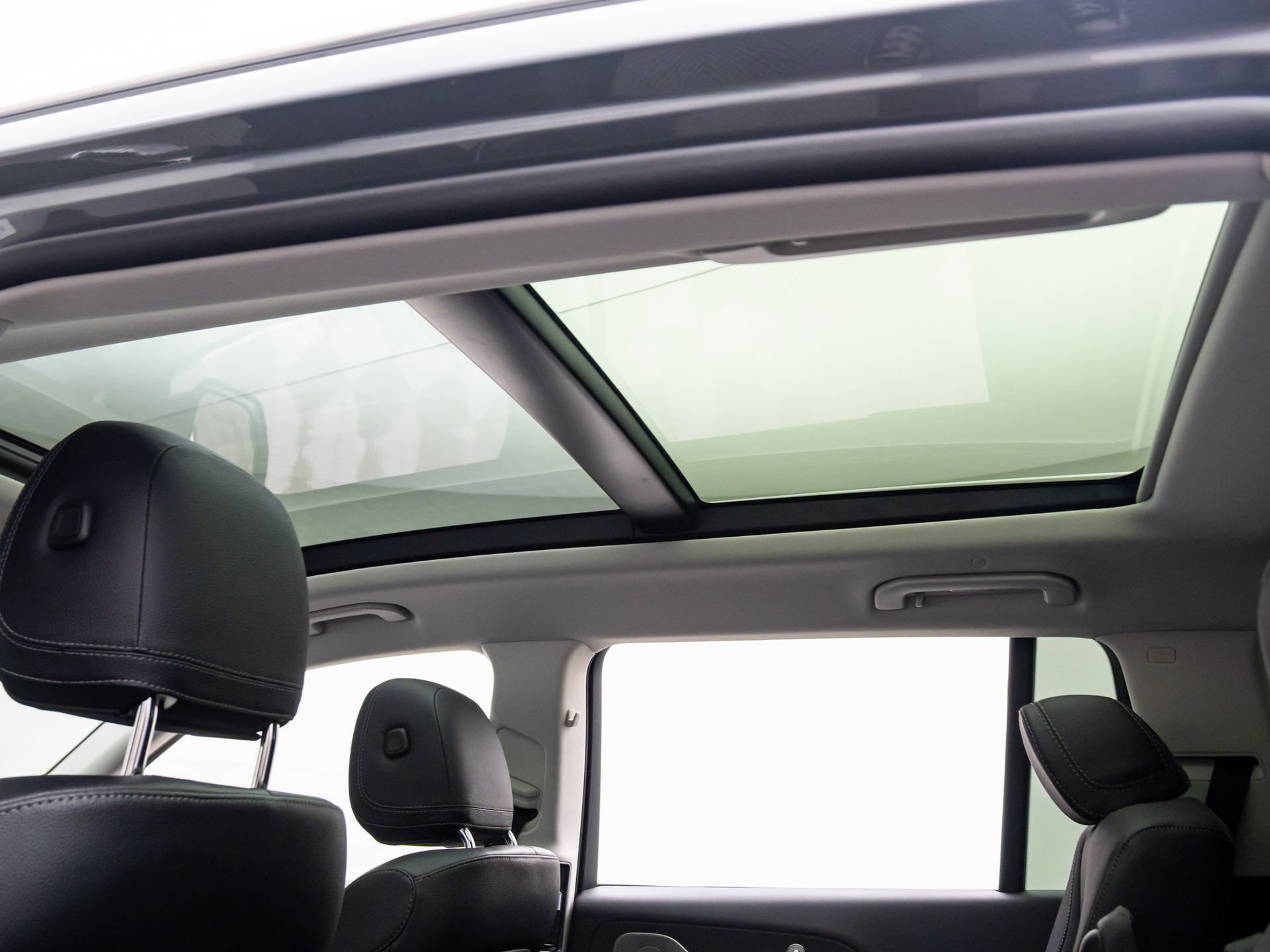 New 2026 Mercedes-Benz GLS 450 4MATIC image 17