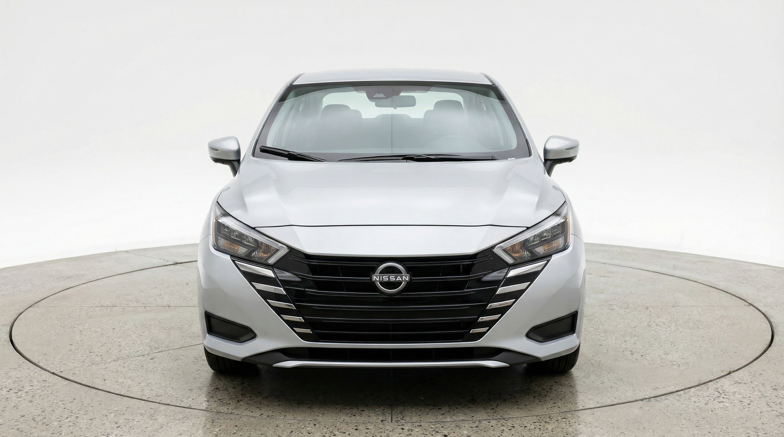 Used 2025 Nissan Versa SV image 2