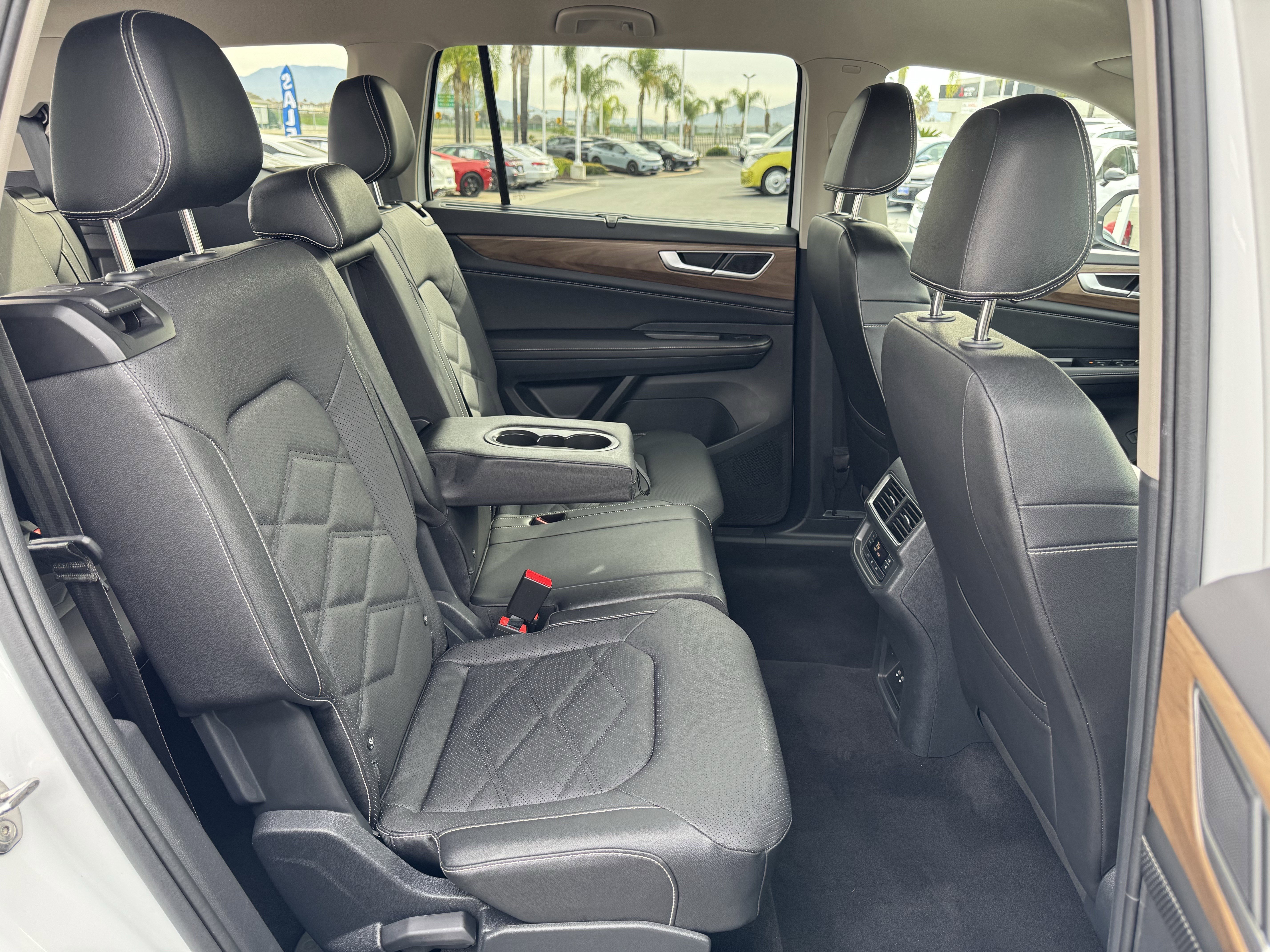 Used 2024 Volkswagen Atlas SE image 35