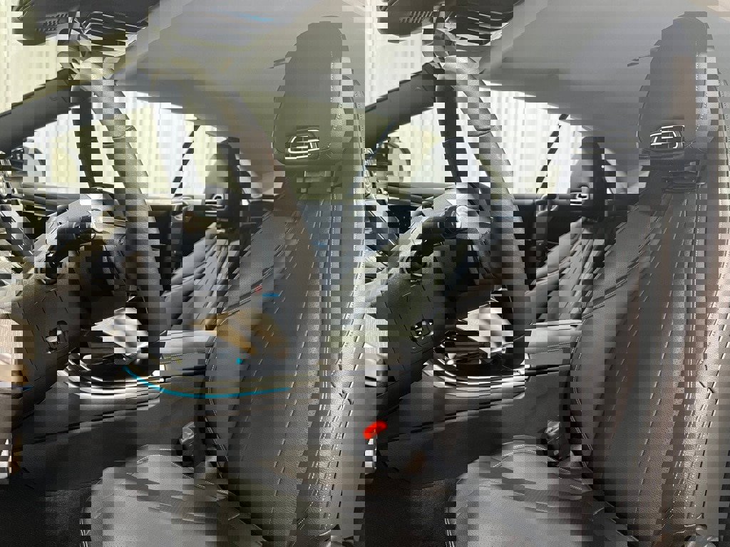 Used 2025 Mercedes-Benz CLE 300 4MATIC Cabriolet image 25