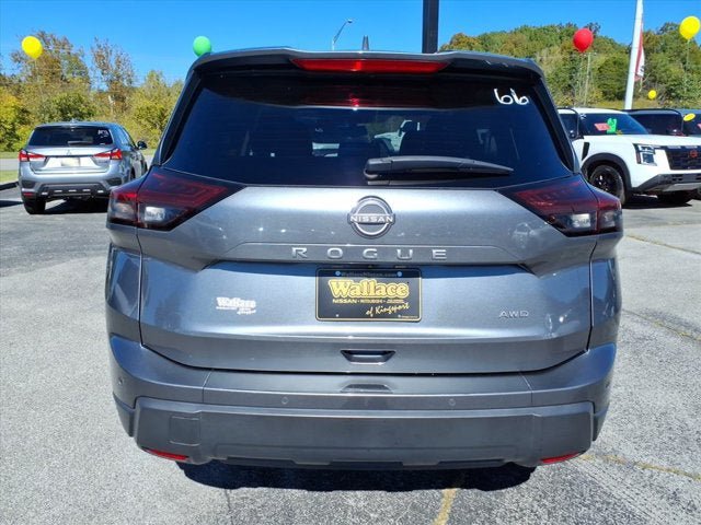 Used 2025 Nissan Rogue SV AWD/4WD image 6