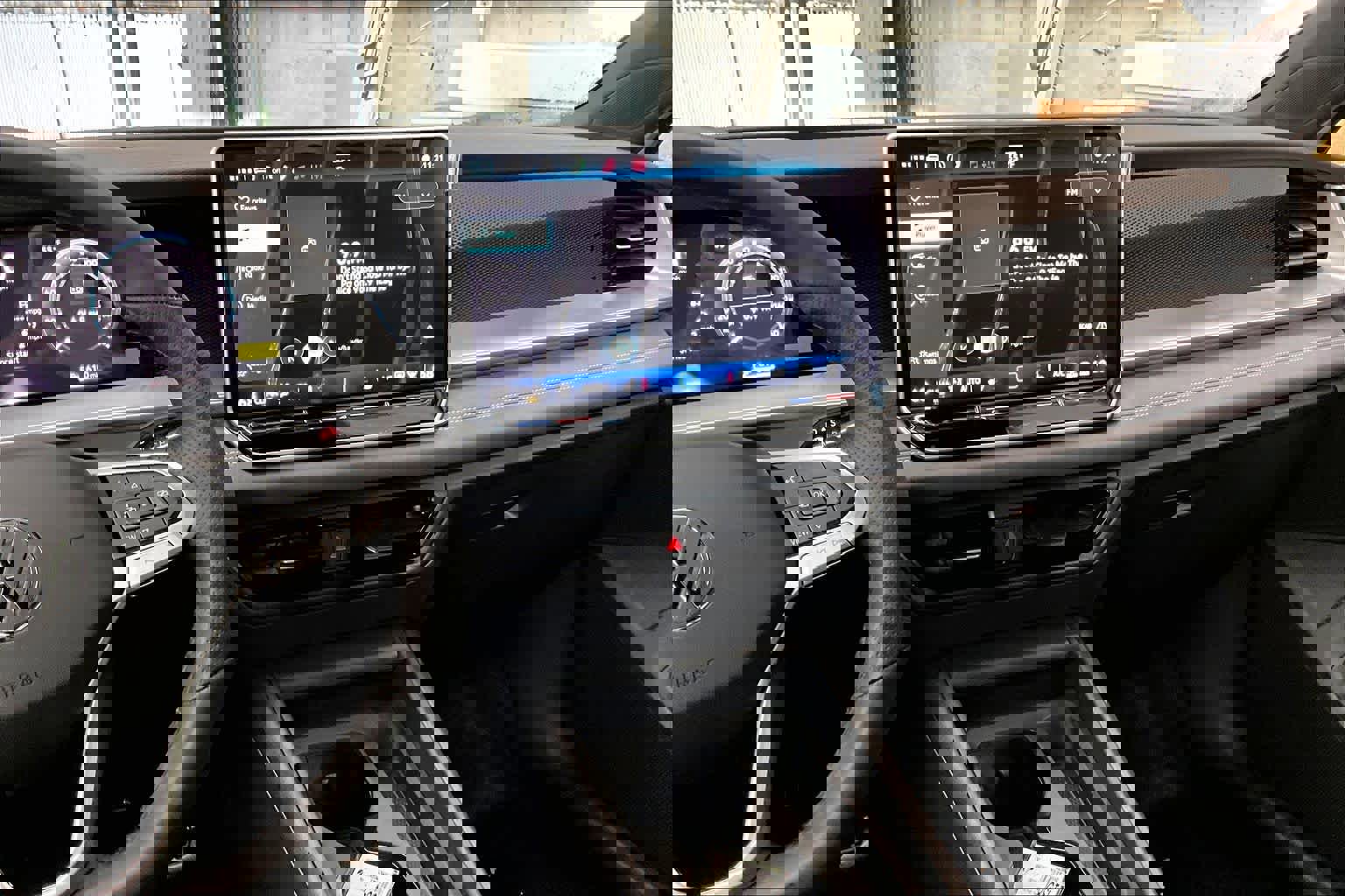 New 2026 Volkswagen Tiguan SE R-Line image 9