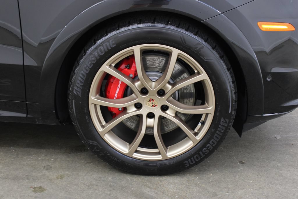 Certified 2026 Porsche Cayenne GTS AWD/4WD image 15