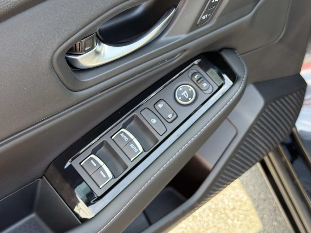 Used 2025 Honda Accord Touring image 19
