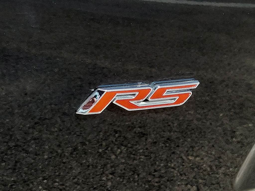 Used 2018 Chevrolet Camaro LT RWD image 10