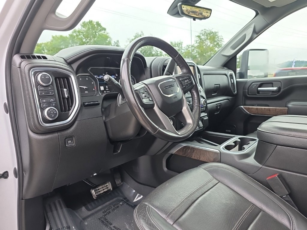 Used 2023 GMC Sierra 3500 Denali w/ Denali Ultimate Package image 16