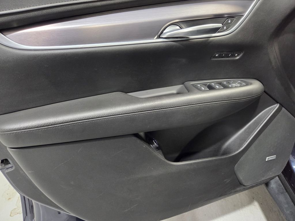 Used 2018 Cadillac XT5 Luxury image 12