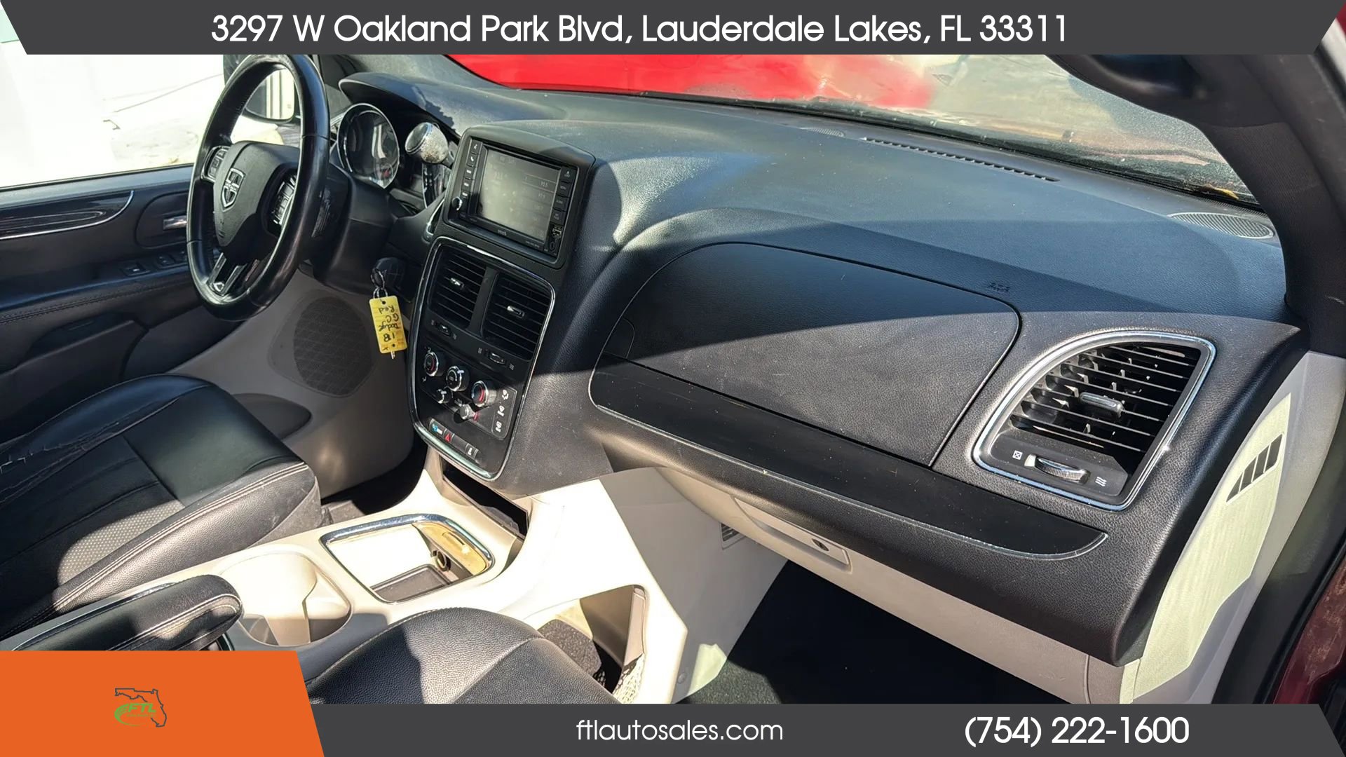 Used 2018 Dodge Grand Caravan SXT image 38