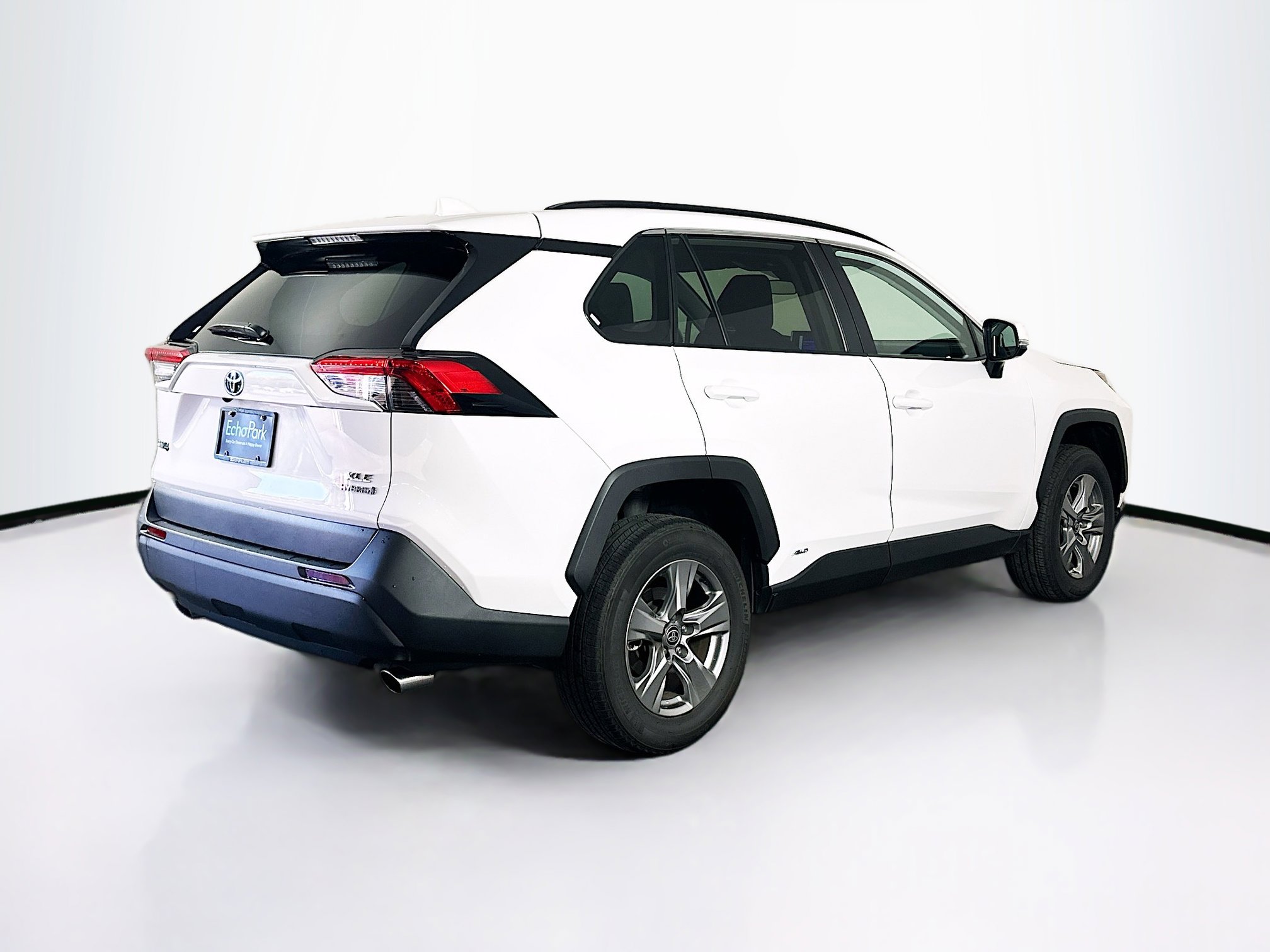 Used 2024 Toyota RAV4 XLE image 9