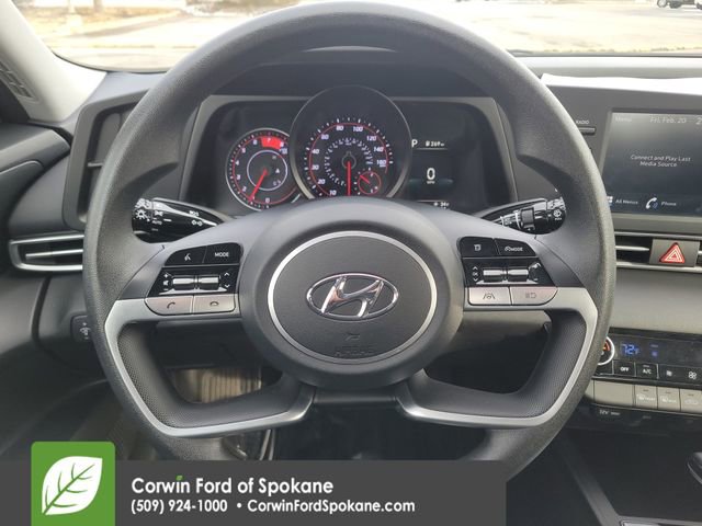 Used 2023 Hyundai Elantra SEL w/ Cargo Package image 21