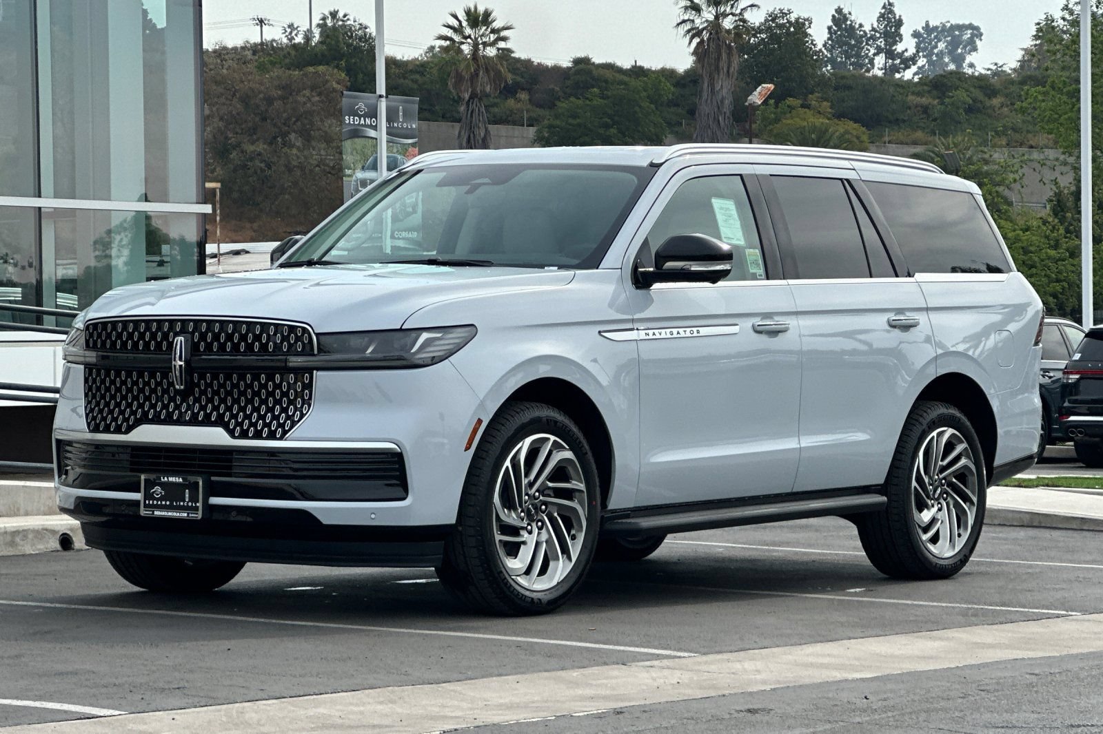New 2026 Lincoln Navigator Premiere AWD/4WD image 7