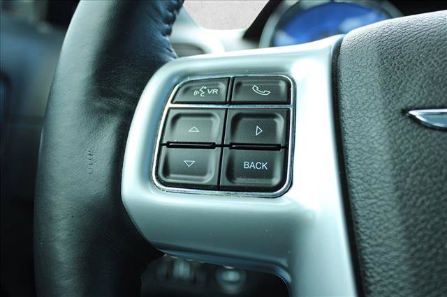 Used 2014 Chrysler 300 C AWD/4WD image 26