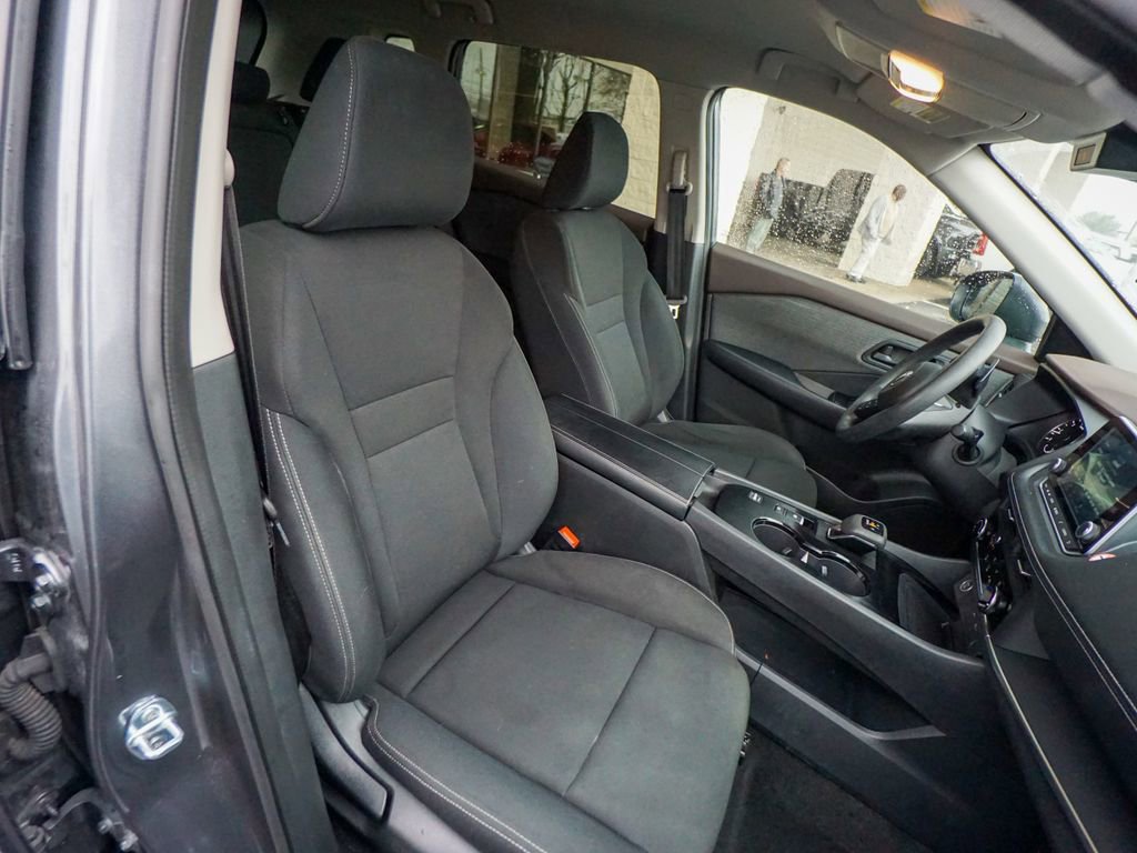 Used 2023 Nissan Rogue S image 25