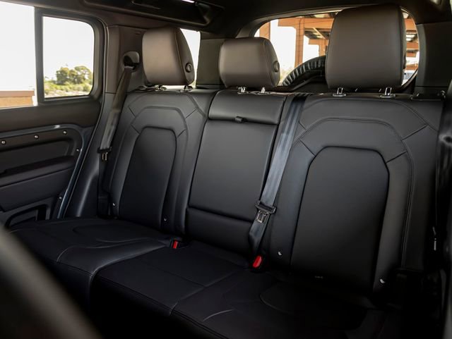 New 2026 Land Rover Defender 110 X-Dynamic SE image 23