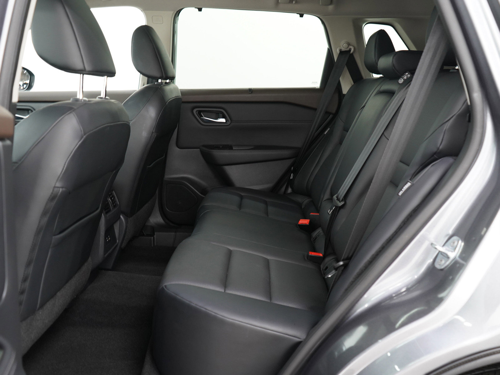 Used 2022 Nissan Rogue SV w/ SV Premium Package image 16