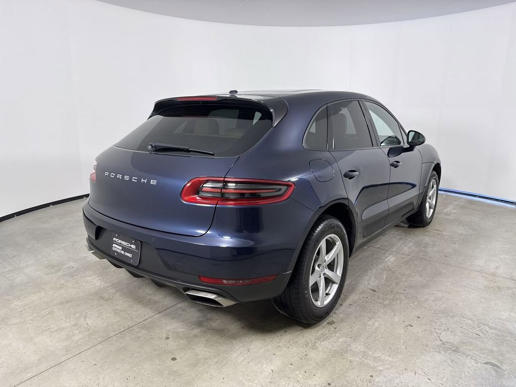 Certified 2018 Porsche Macan image 7