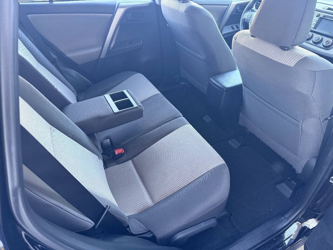 Used 2014 Toyota RAV4 LE AWD/4WD image 33