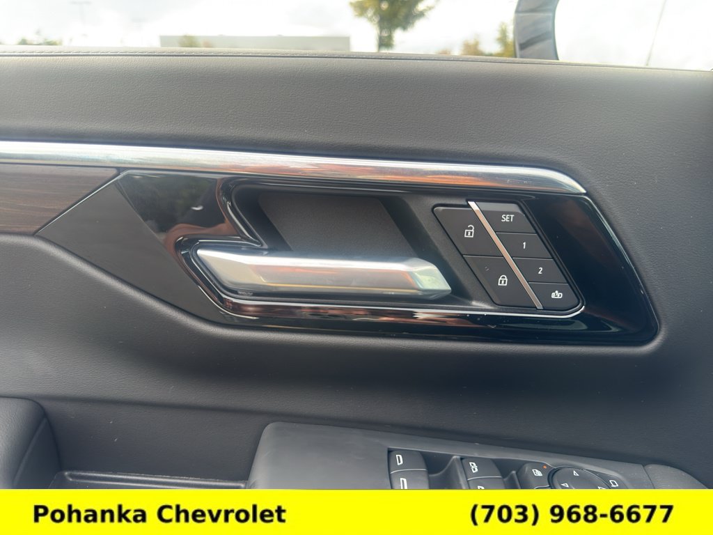 New 2026 Chevrolet Suburban Z71 w/ Comfort Package AWD/4WD image 22