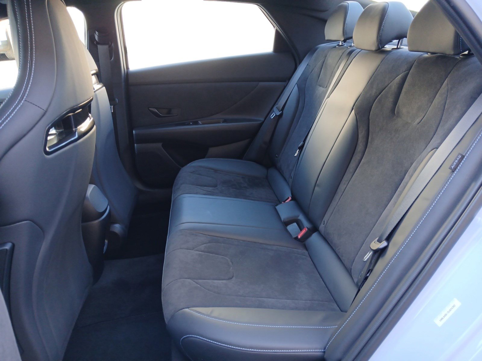 Certified 2025 Hyundai Elantra N Base image 13