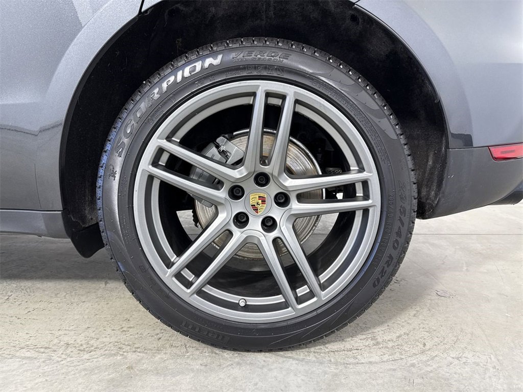 Certified 2021 Porsche Macan S image 14
