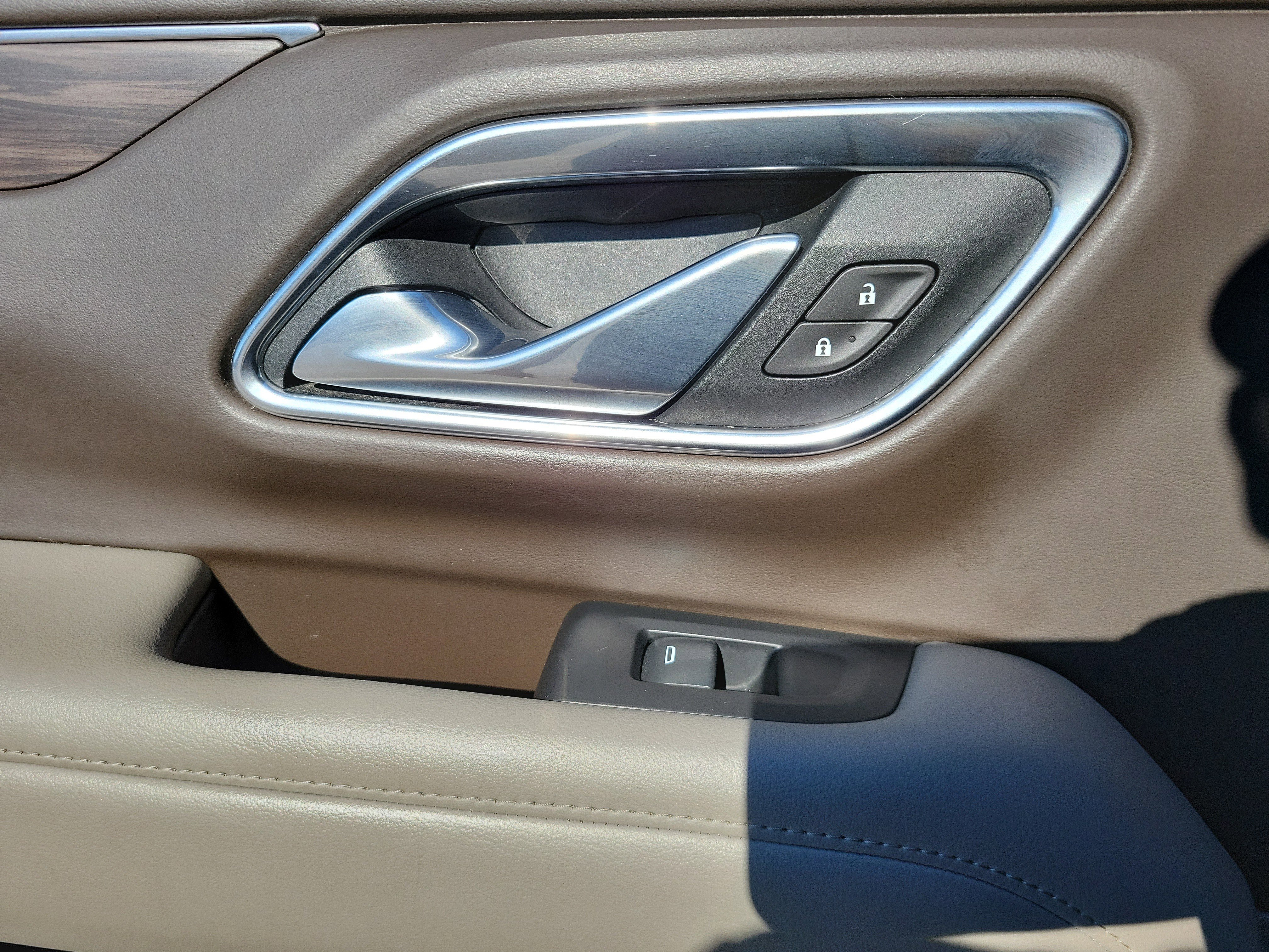 Used 2021 Chevrolet Tahoe Z71 w/ Z71 Off-Road Package image 22