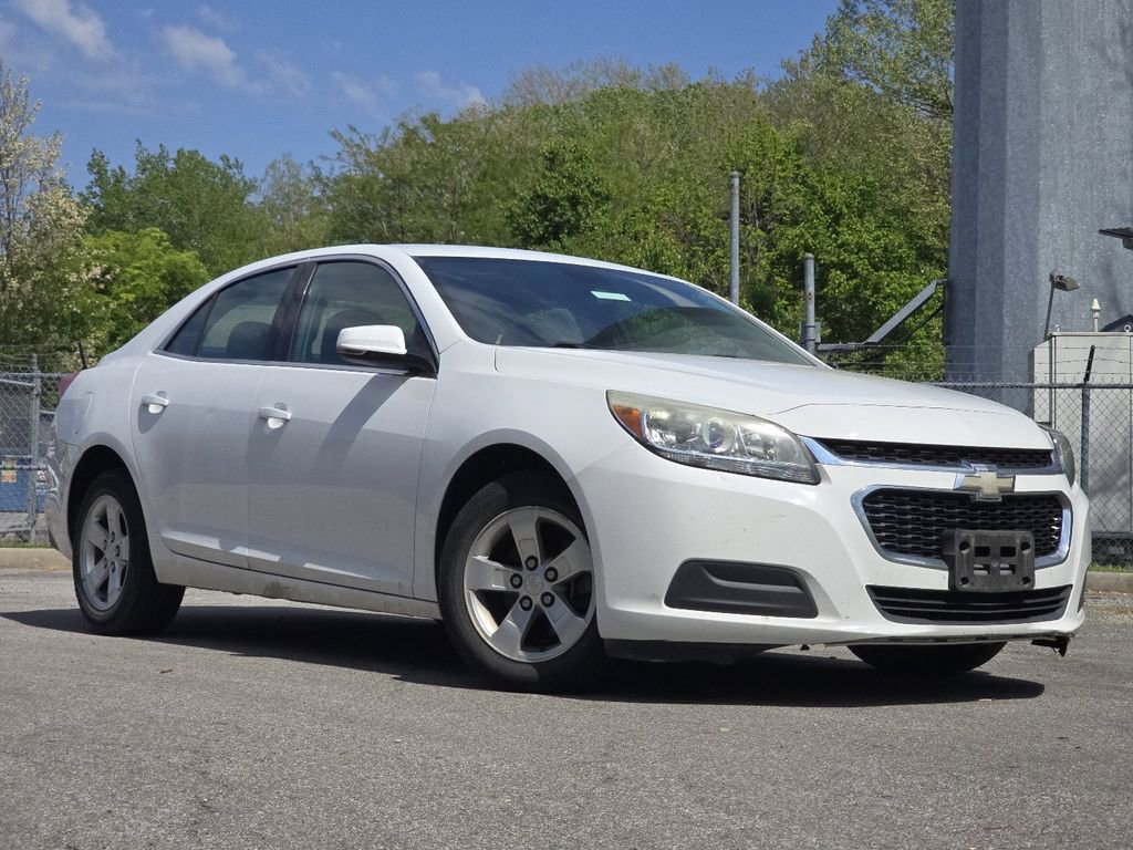 Used 2015 Chevrolet Malibu LT FWD image 2