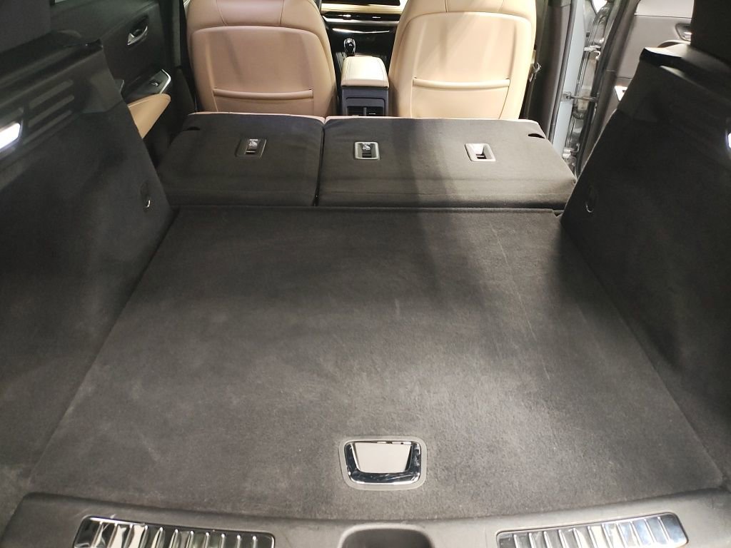 Used 2024 Cadillac XT4 Premium Luxury image 15