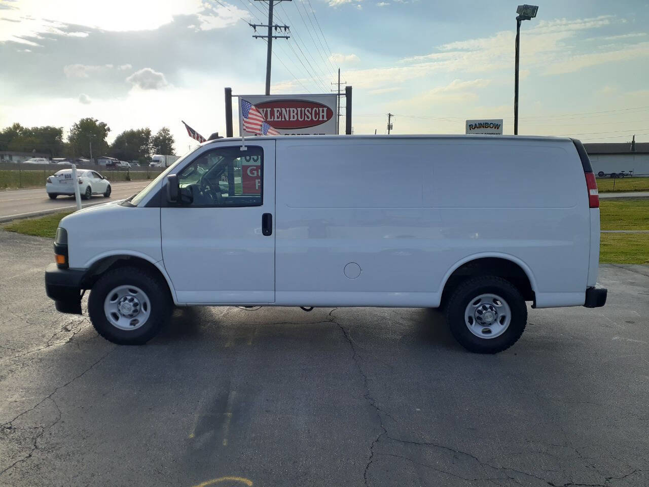 Used 2019 Chevrolet Express 2500 image 1