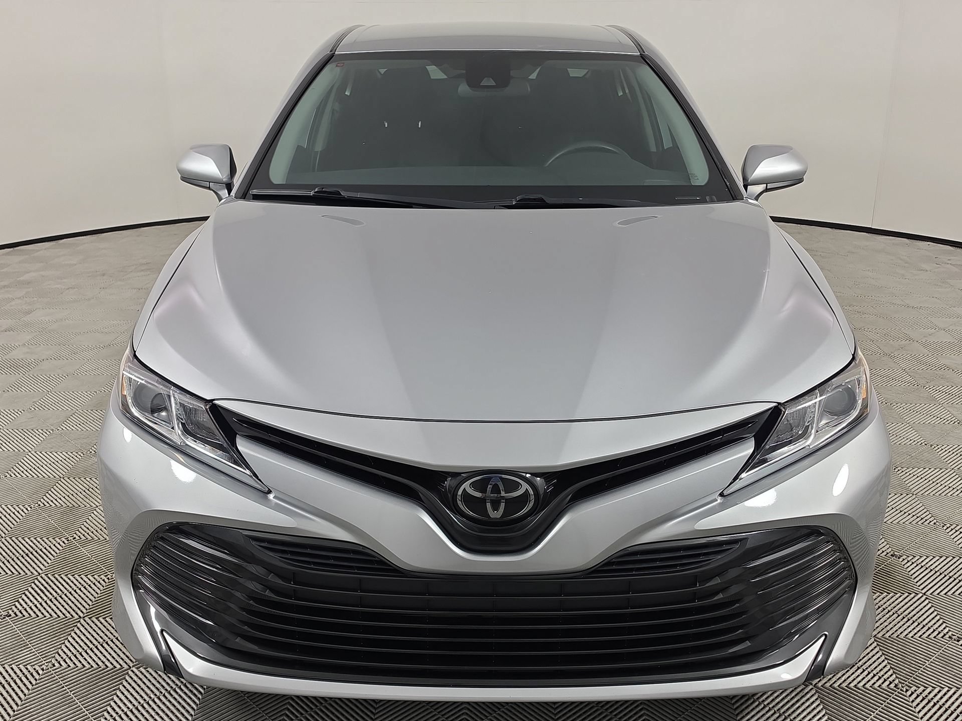 Used 2020 Toyota Camry LE FWD image 2