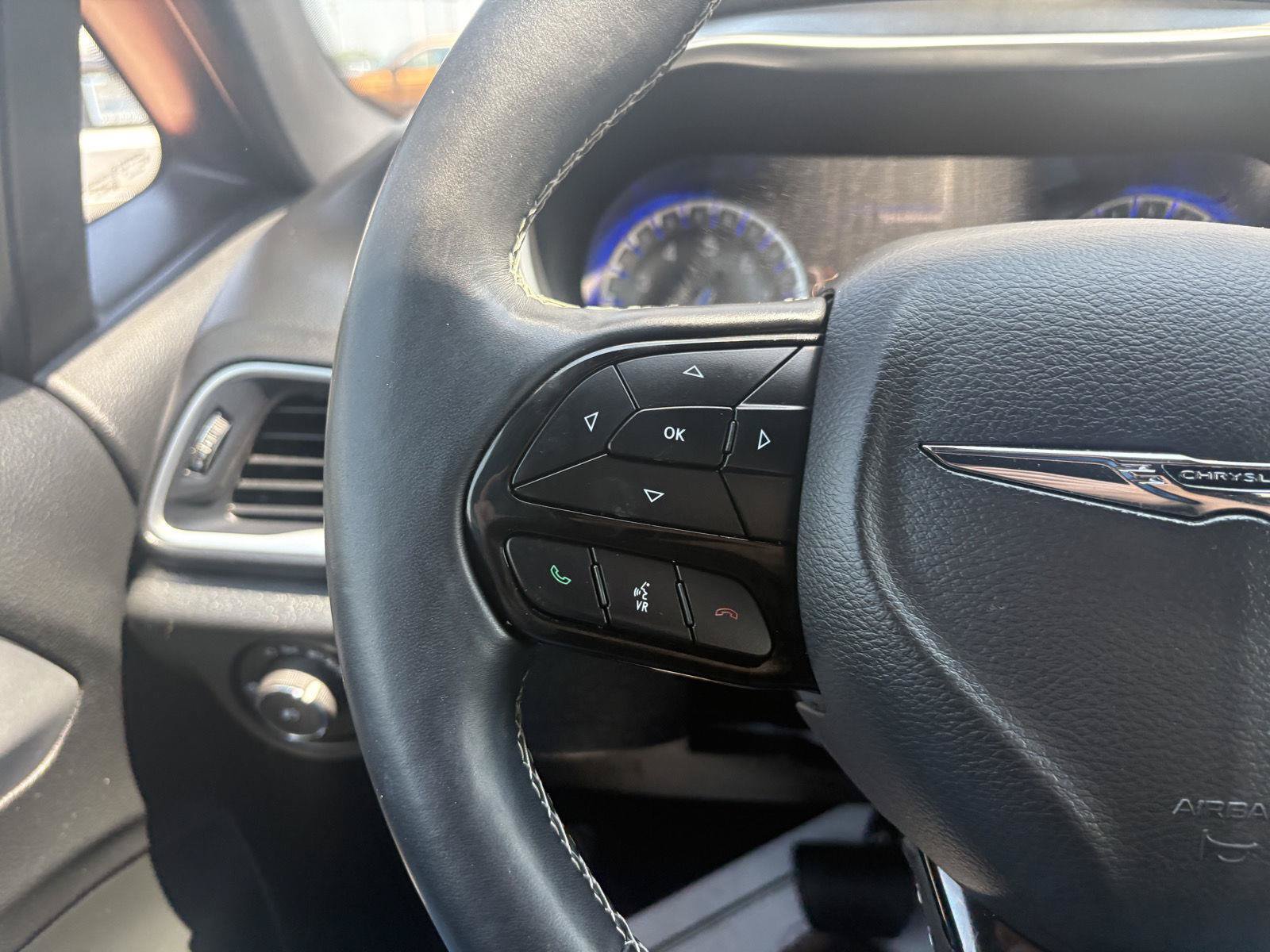 Used 2018 Chrysler Pacifica Touring-L Plus w/ S Appearance Package FWD image 20