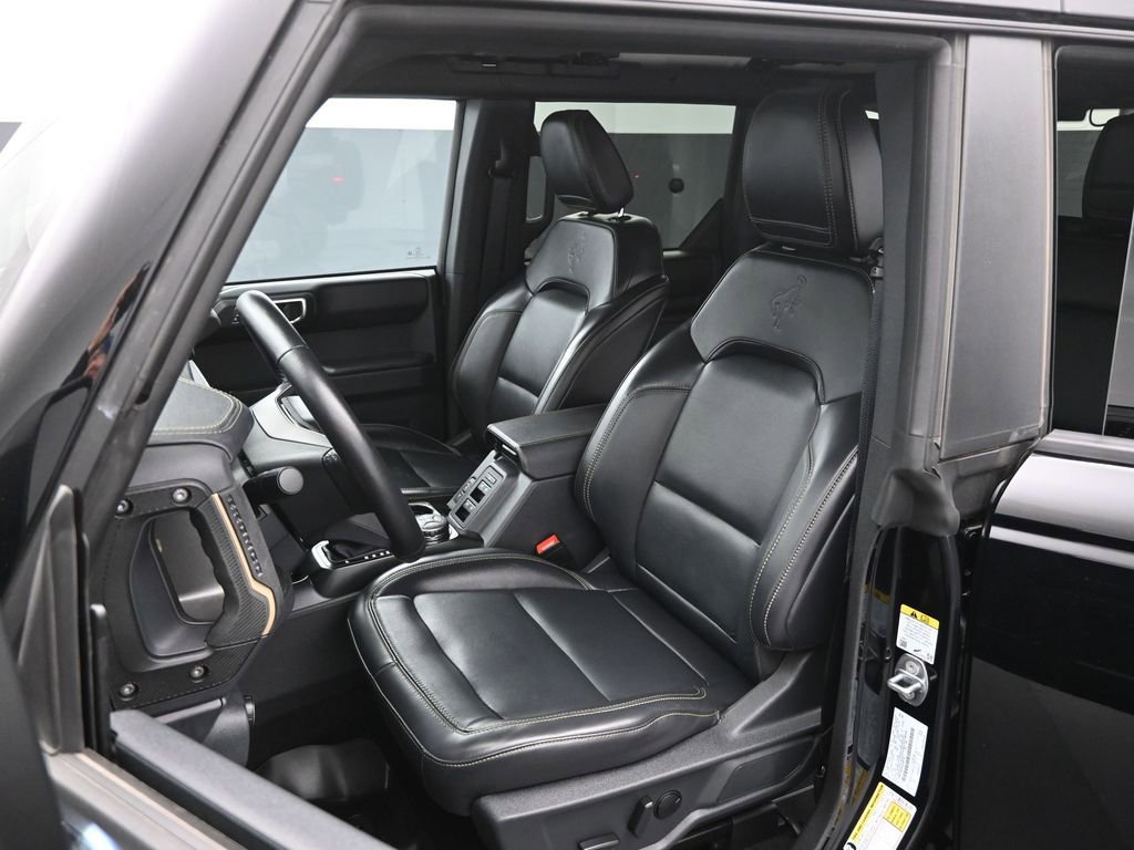 Used 2025 Ford Bronco Badlands image 9