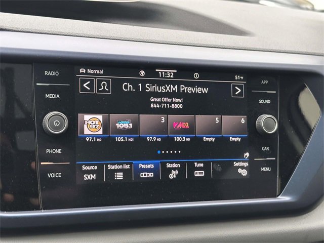 Certified 2022 Volkswagen Taos SE w/ Panoramic Sunroof Package image 36