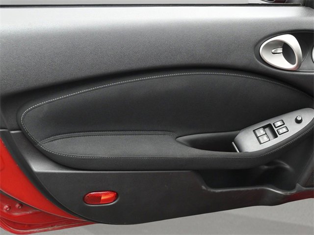 Used 2020 Nissan 370Z w/ Sport Package image 9