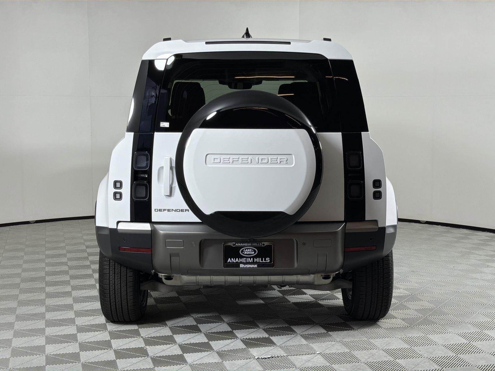 New 2026 Land Rover Defender 110 S image 4