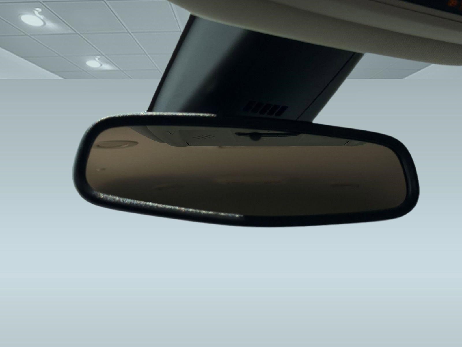 Used 2023 Buick Enclave Essence AWD/4WD image 16